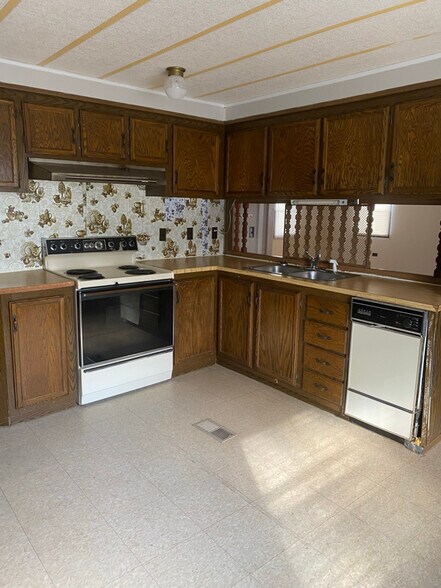 Building Photo - 119 Ells Country Estates