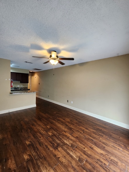 Building Photo - 4780 Pontchartrain Dr