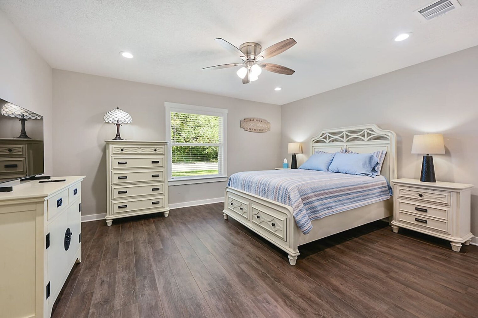 Building Photo - 1802 Carter Creek Pkwy