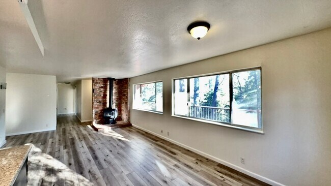 Building Photo - RURAL GRASS VALLEY PROPERTY