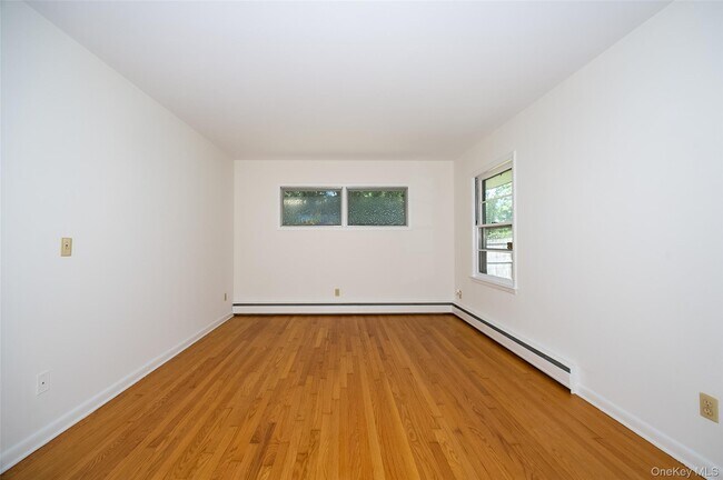Building Photo - 2108-2110-2110 New Hackensack Rd