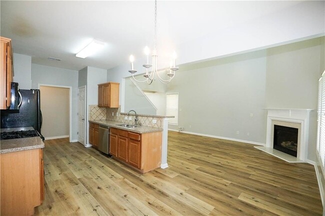 Building Photo - 2158 Staunton Dr