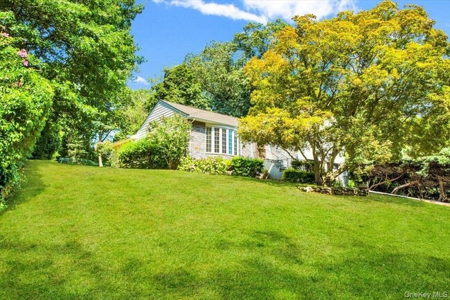 Building Photo - 270 Victory Blvd