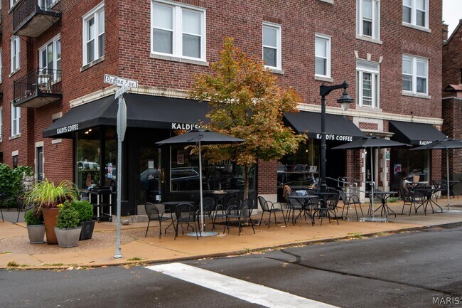 Building Photo - 6216 Northwood Ave