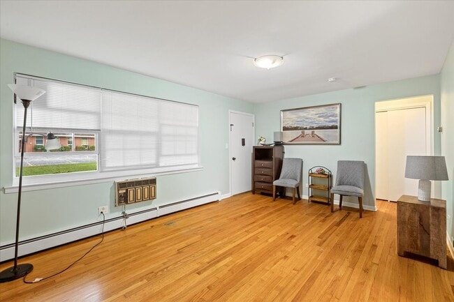 Building Photo - 1725 Howard Ave