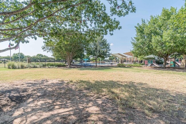 Building Photo - 384 Witchhazel Way