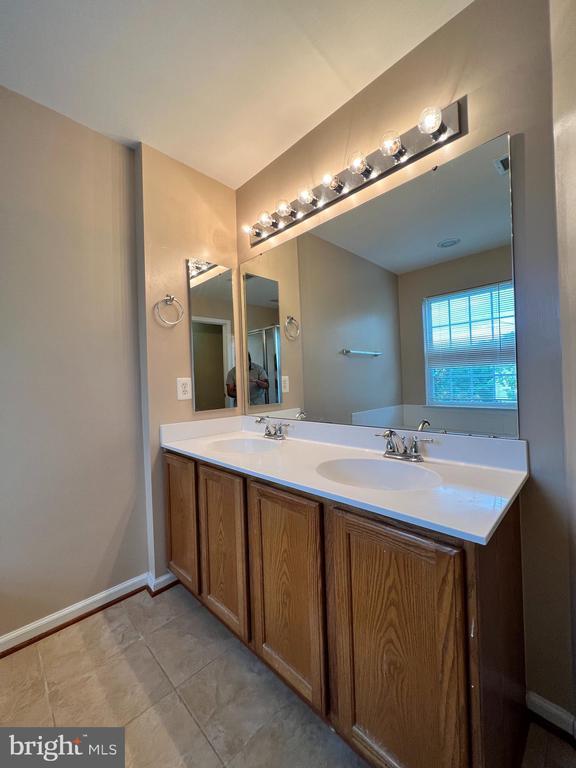 Building Photo - 10168 Elgin Way