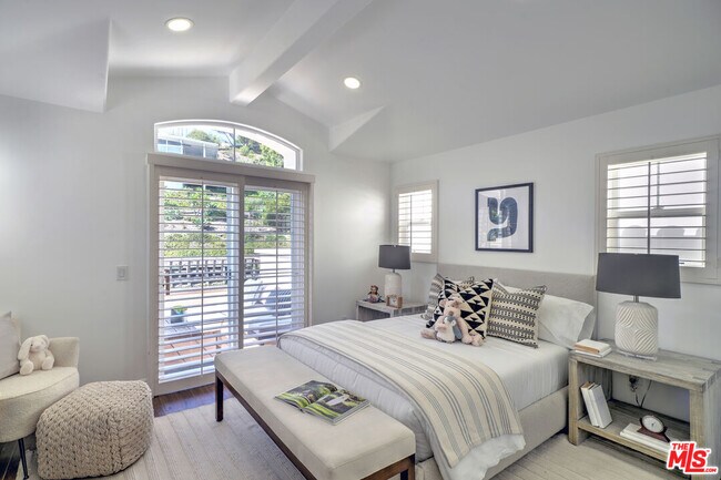 Building Photo - 6436 Lunita Rd