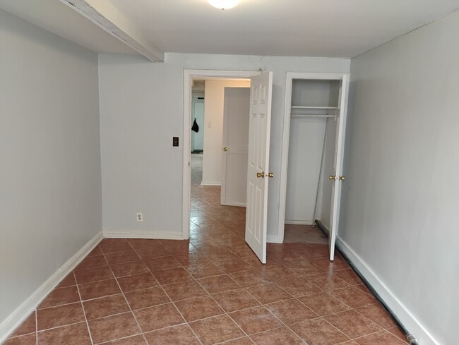 Building Photo - 999 Willmohr St