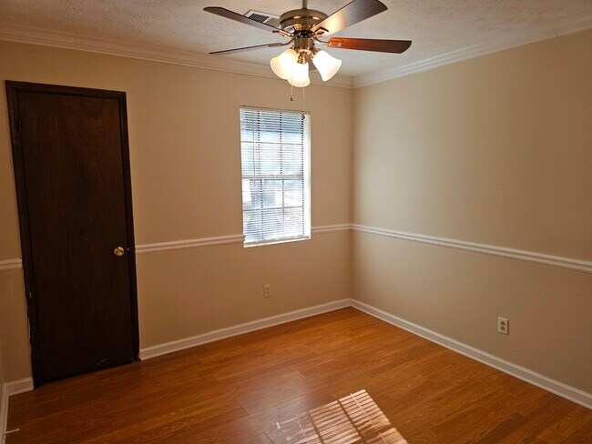 Building Photo - 3126 Caliente Ln