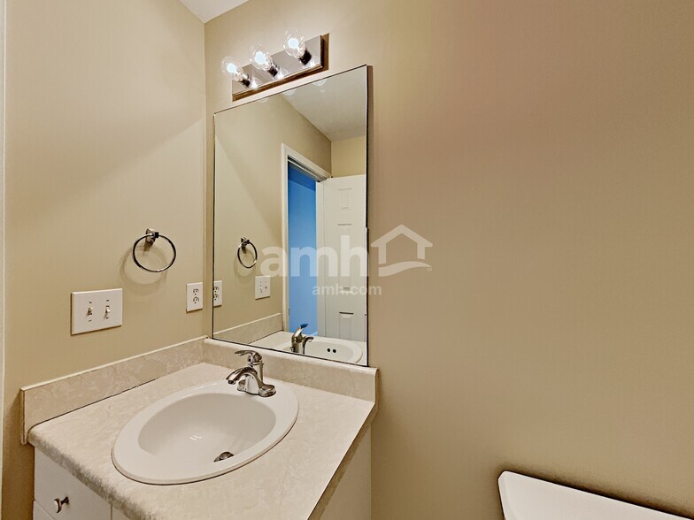 Building Photo - 1109 Benton Mason Dr