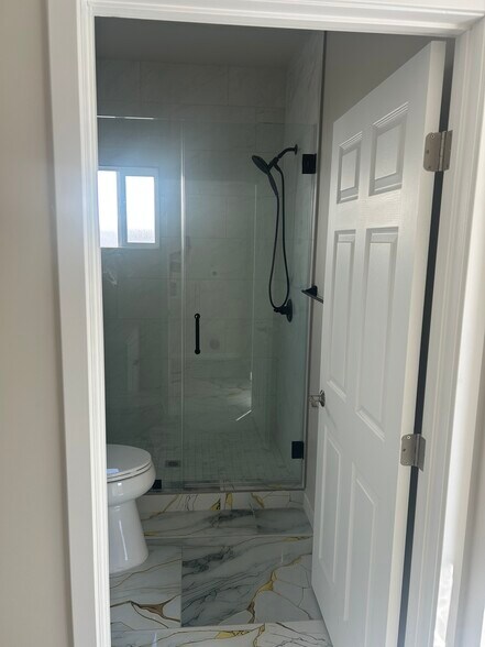 Building Photo - 6537 Valjean Ave