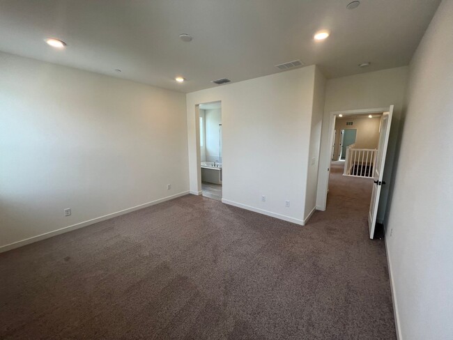 Building Photo - Single Family Natomas