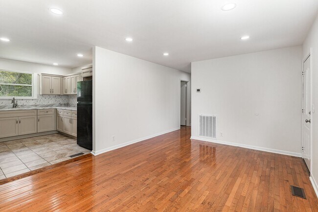 Building Photo - Lovely 3 Bedroom in Parkview Estates!