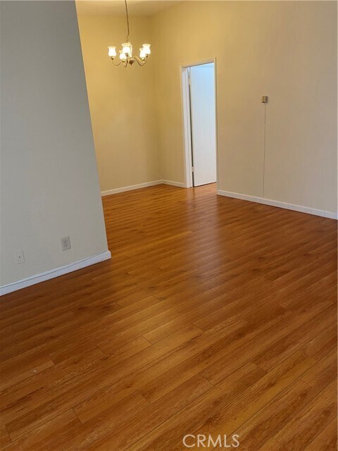 Building Photo - 504 S Manhattan Pl