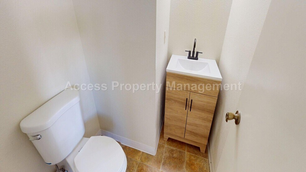 Building Photo - 1535 Springville Way