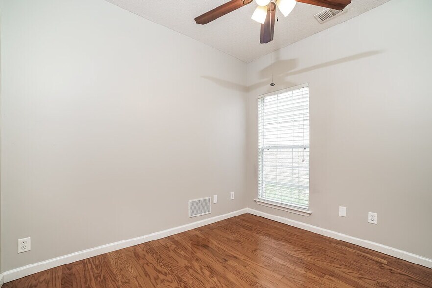Building Photo - 196 Fairway Trace Dr