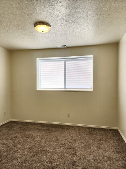 Building Photo - 340 W 500 N