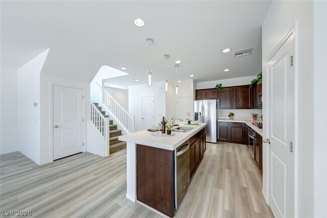 Building Photo - 1110 Cactus Needle Ave