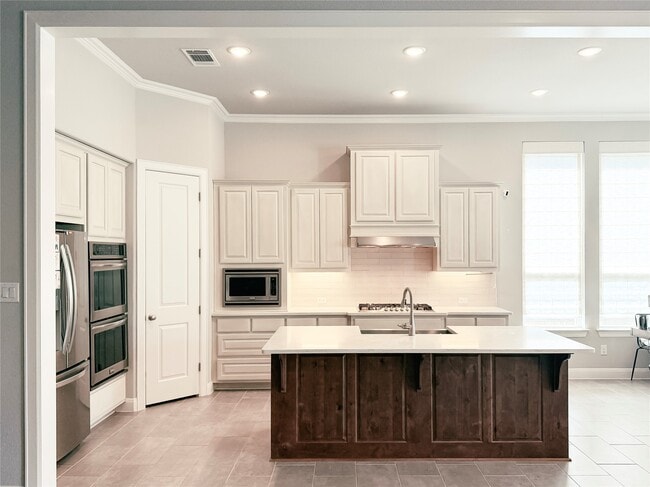 Building Photo - 2416 Belen Dr