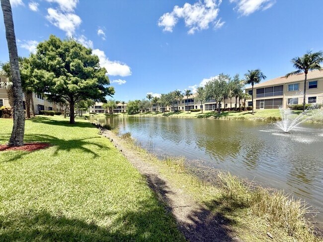 Building Photo - 6081 Jonathans Bay Cir