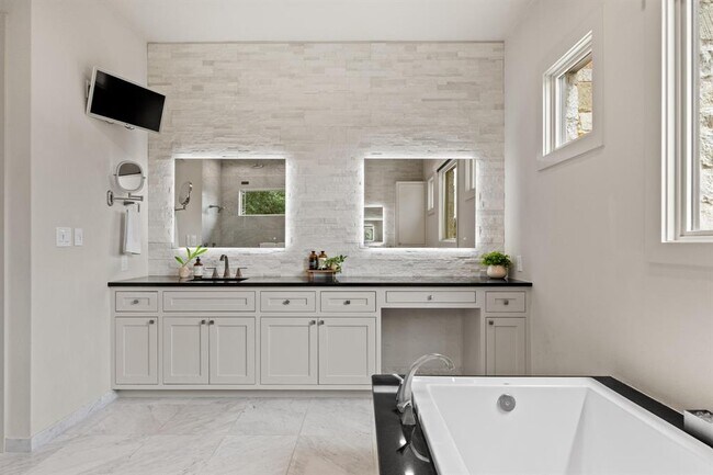 Building Photo - 3400 Tuscany Dr