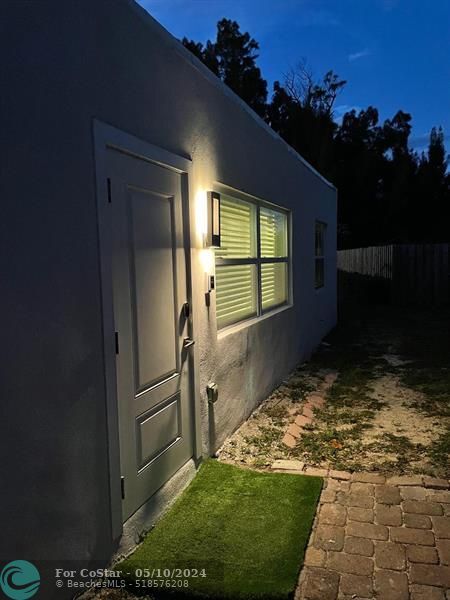 Building Photo - 327 Lancaster St