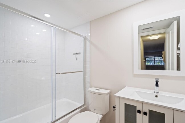 Building Photo - 8107 SW 72nd Ave