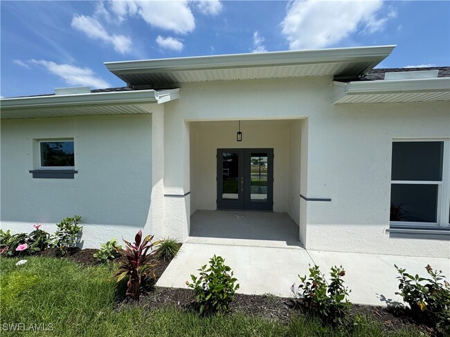 Building Photo - 3561 NE 9th Ave