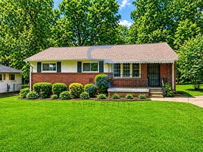Building Photo - Convenient Eastside Living – 4BR in Decatur 30032