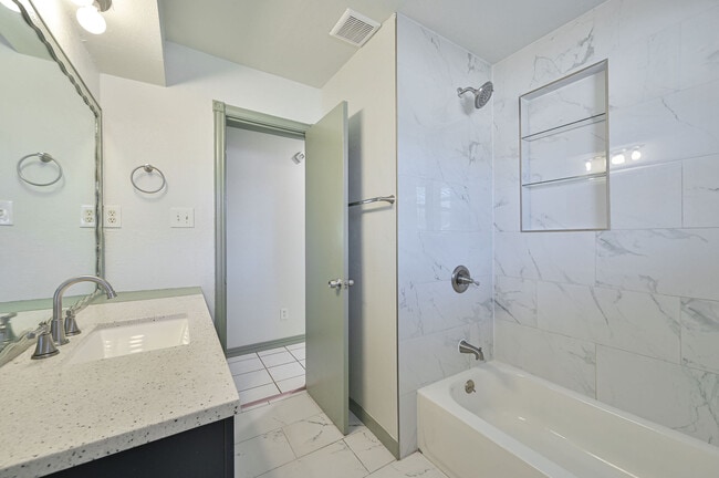 Building Photo - 3116 NW 63rd St