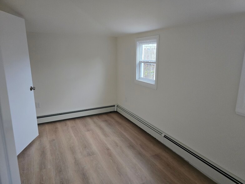 Building Photo - 1208 7th Ave