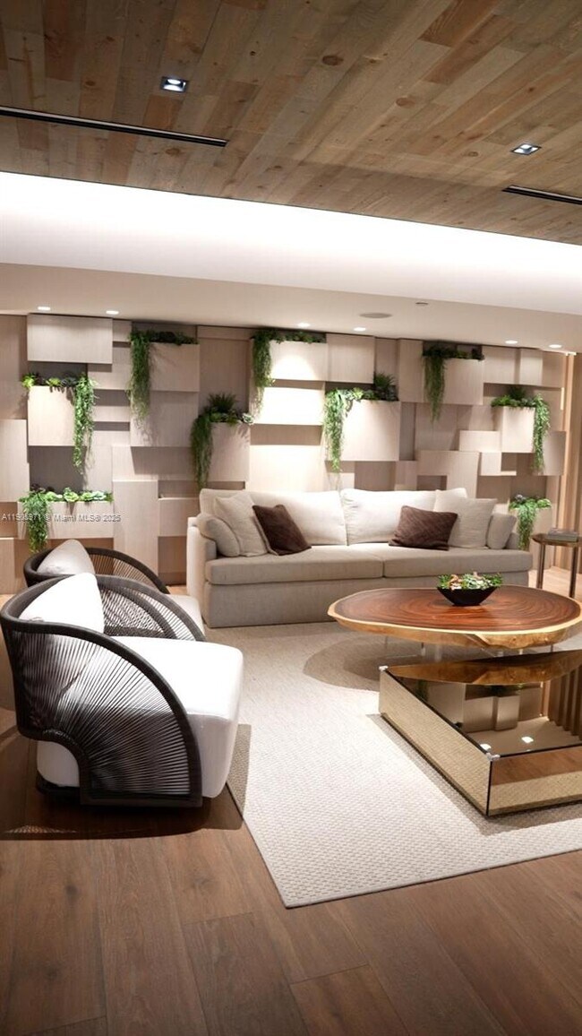 Building Photo - 2301 Collins Ave