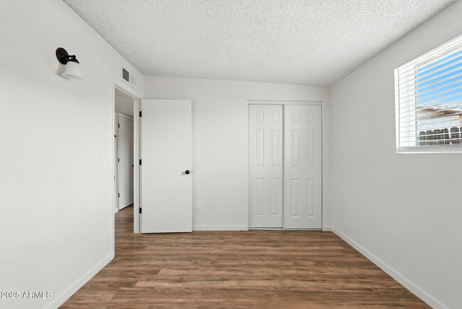 Building Photo - 130 W Harding Ave