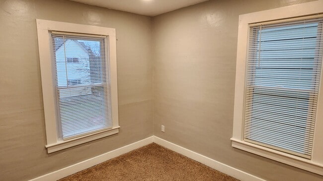 Building Photo - Three Bedroom Single Family Home in Olean NY! Remodeled and in Beautiful, Clean, and Move in Read...