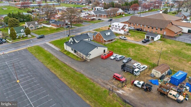 Building Photo - 7917 Wise Ave