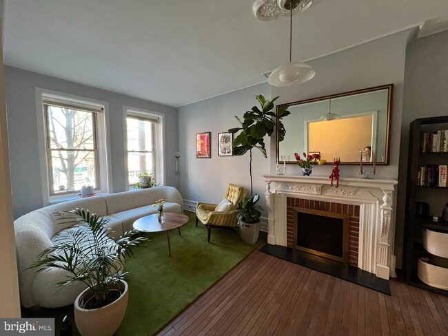 Building Photo - 855 N 24th St