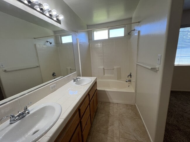 Building Photo - 10209 Polo Saddle Dr