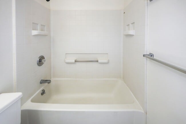 Building Photo - 95-1055 Kaapeha St #145