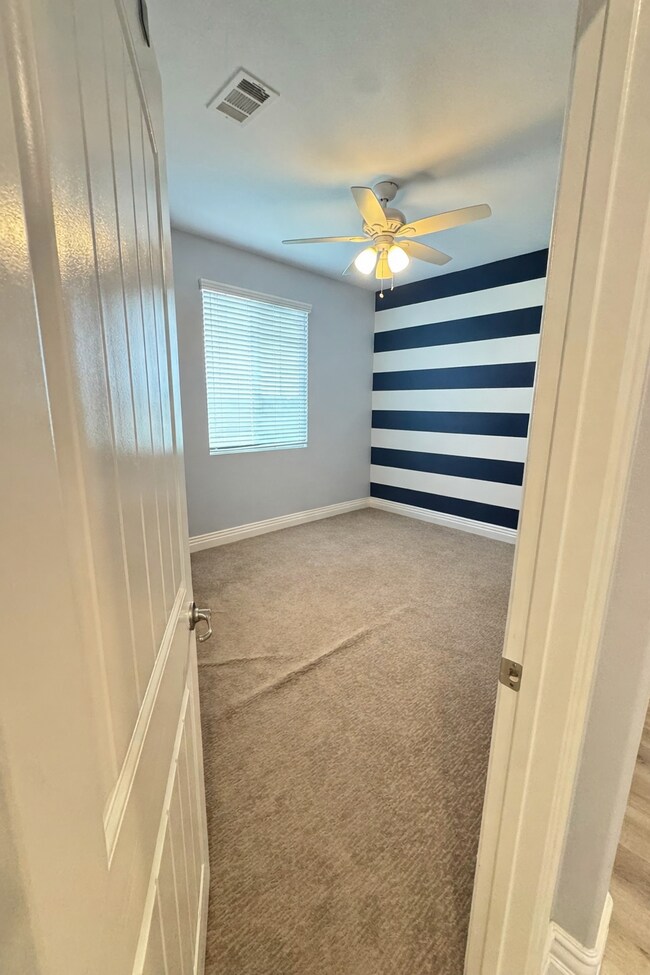 Building Photo - 3274 E Denali Dr