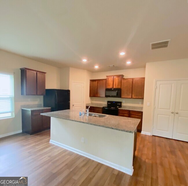 Building Photo - 347 Augusta Woods Dr