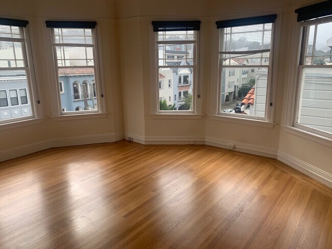 Living room - 2300 Francisco St