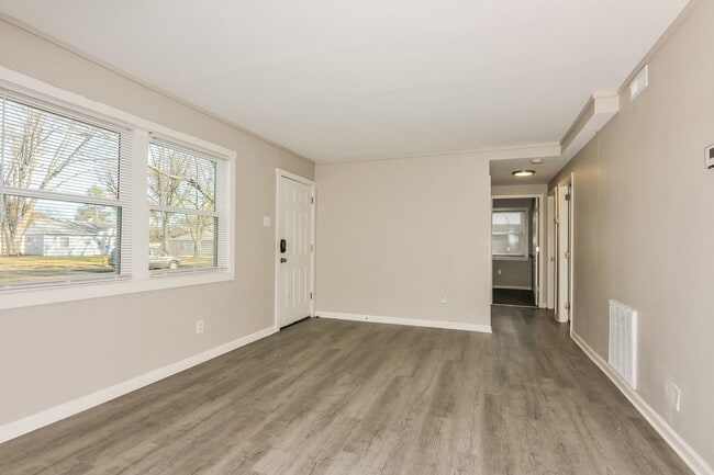 Building Photo - 8620 Graham Ln