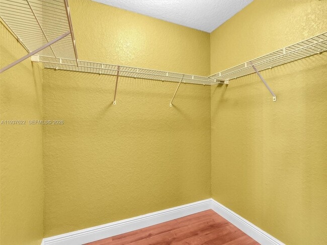 Building Photo - 3878 Tree Top Dr