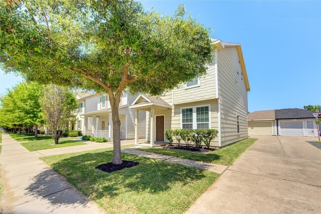 Building Photo - 16726 Mammoth Springs Dr