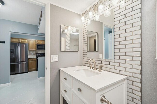 Building Photo - 2051 Skimmer Ct