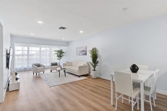 Building Photo - 1101 Cactus Terrace