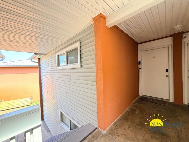Building Photo - 4000 Gulf Terrace Dr