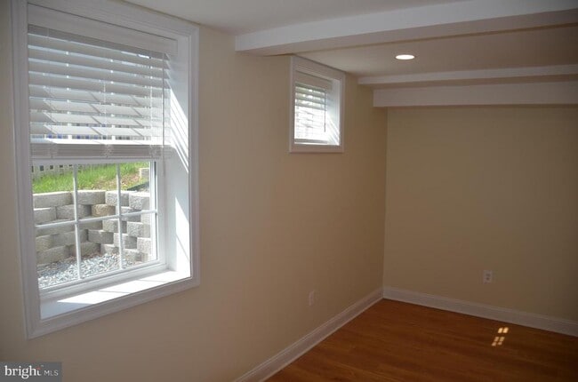 Building Photo - 9012 Paddock Ln