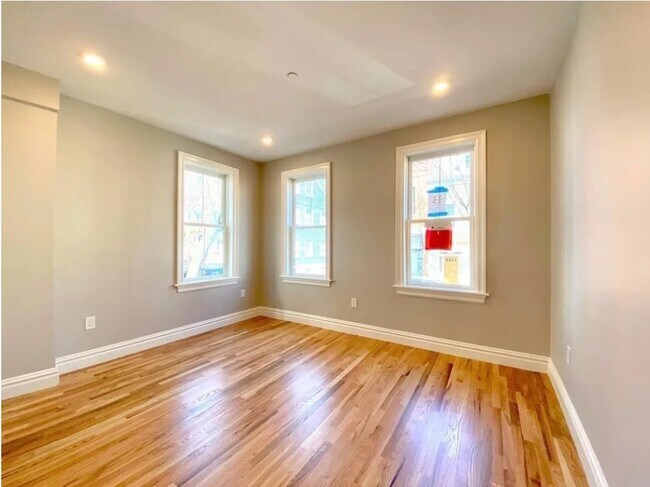 Building Photo - 17-17 Tremont St